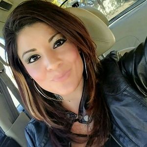 Meet your Posher, Alicia